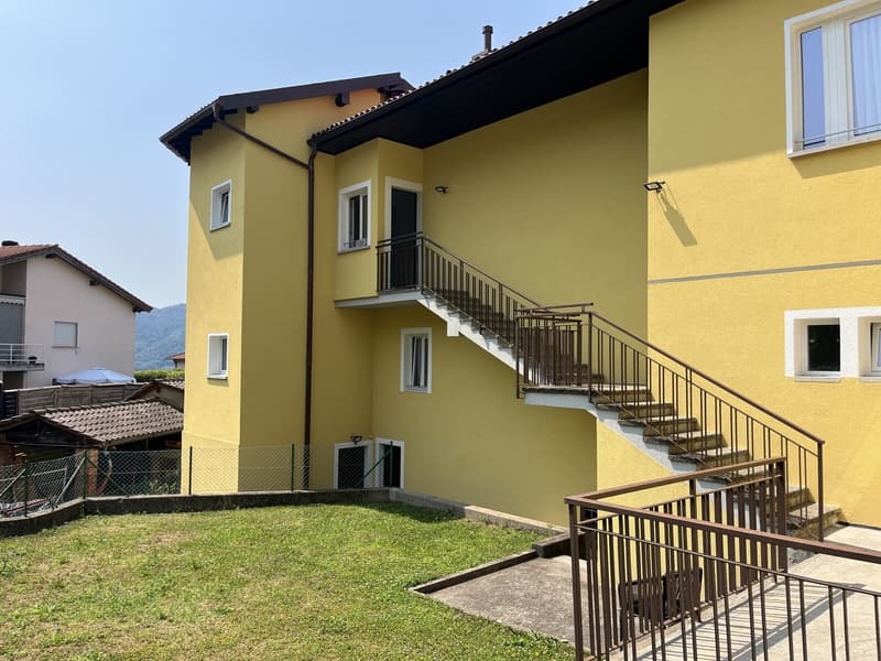 SPACIOUS 3.5 ROOM APARTMENT ON THE TOP FLOOR IN MORBIO INFERIORE RENOVATED (9)