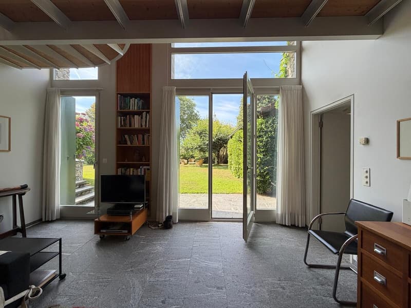 Elegant Ticinese House with 6.5 Rooms, Garden and Pool in Curio (3)