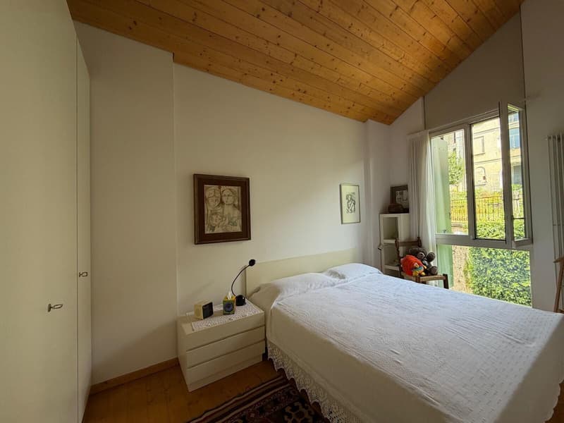 Elegant Ticinese House with 6.5 Rooms, Garden and Pool in Curio (6)