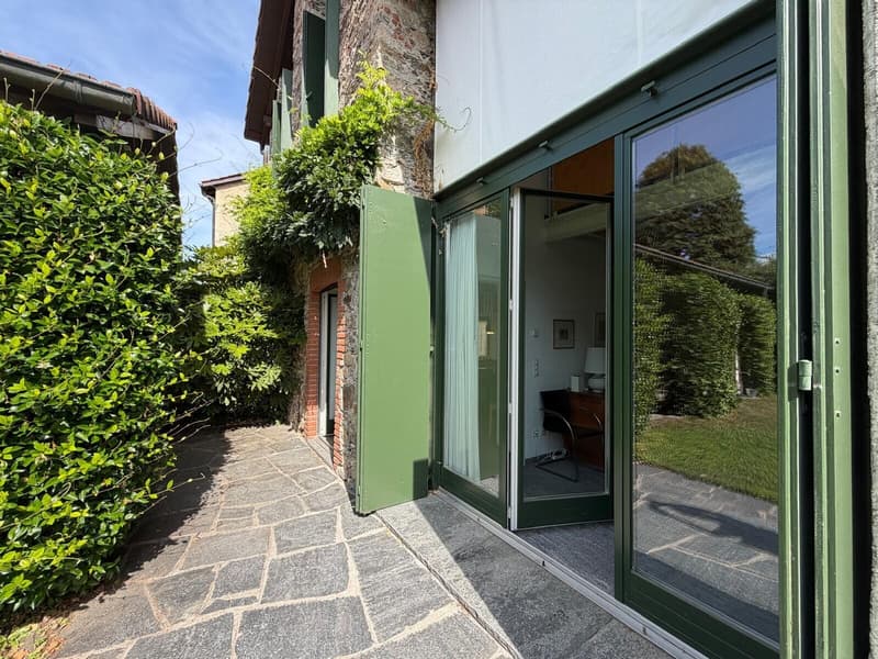 Elegant Ticinese House with 6.5 Rooms, Garden and Pool in Curio (9)