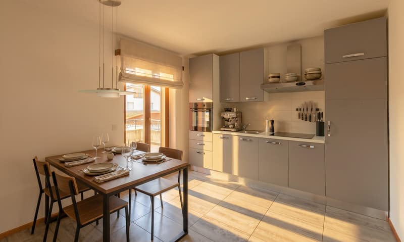 Maison spacieuse de 6 pièces avec jardin et grotte à Genestrerio (7)