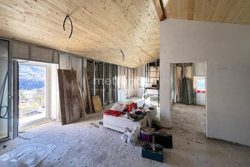 3.5 Charming Locals Renovated on the Top Floor in Arogno (2)