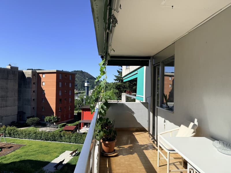 Spacious and bright 3.5-room apartment with two terraces in Morbio Inferiore (9)