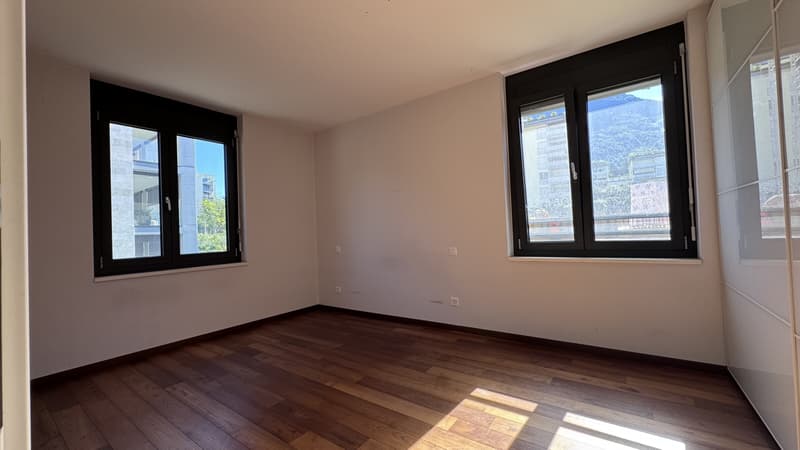 AMPIO 4.5 LOCALI CON TERRAZZA E POSTEGGI A LUGANO-PREGASSONA (8)