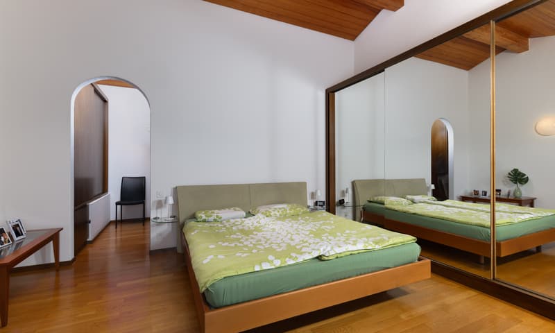 Faszinierende 5.5-Zimmer-Villa mit Seeblick und Garten in Cimo (7)