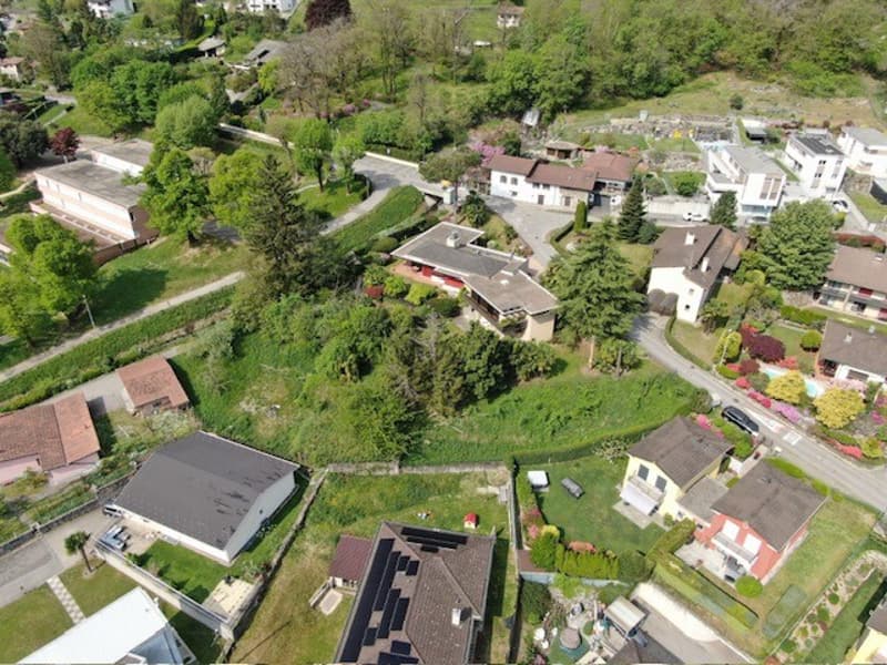 Spacious building land with approved project in Mezzovico (2)