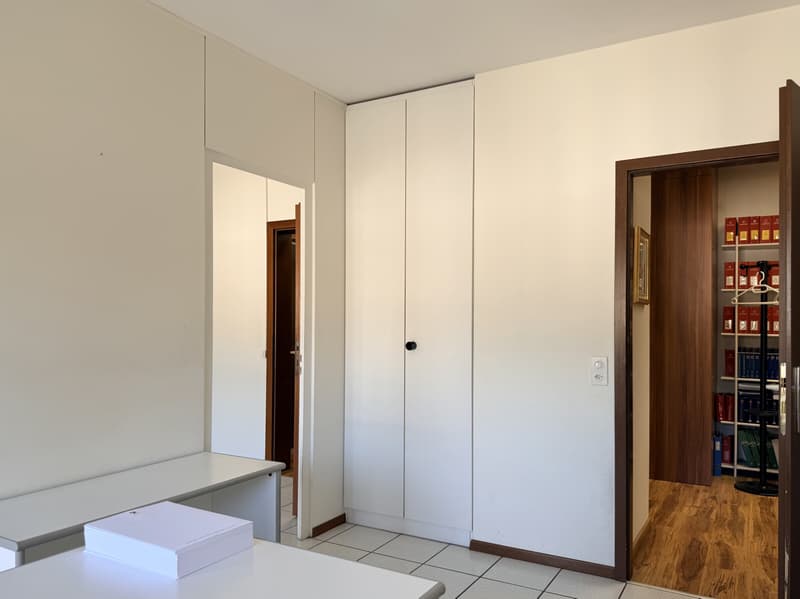 Office for Rent, 2 Rooms in Lugano City Center (3)