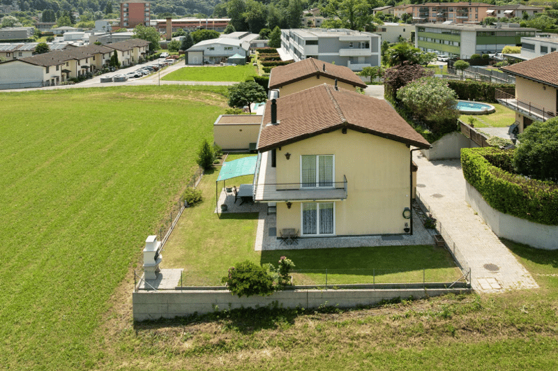 Elegant 5.5-room villa with private garden in Barbengo (9)