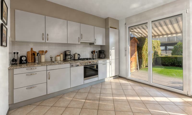 BRIGHT AND SPACIOUS 3.5-ROOM APARTMENT WITH GARDEN IN VIGANELLO (3)