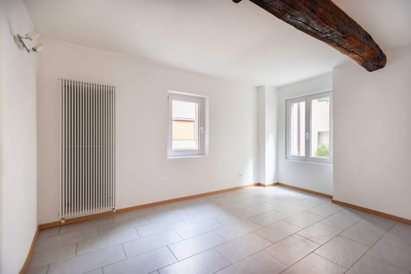 Großes Wohnhaus mit 4 renovierten Wohnungen in Sonvico (4)
