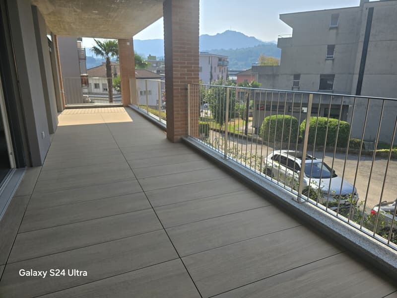 BELLISSIMO E NUOVO 3.5 LOCALI CON GRANDE TERRAZZA AD AGNO (6)