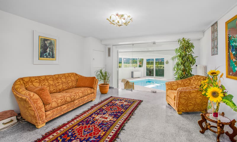 SPLENDIDA VILLA CON PISCINA E AMPI SPAZI ESTERNI A CURIO (7)