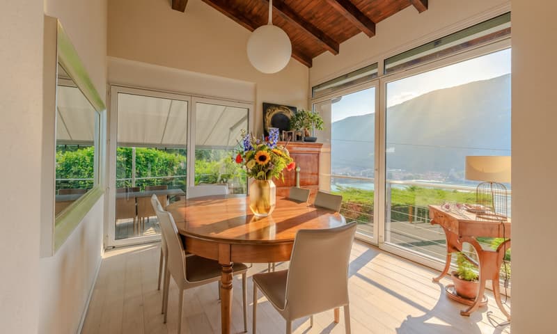 VILLA 5.5 LOCALI RINNOVATA CON VISTA LAGO APERTA A CAPOLAGO (3)