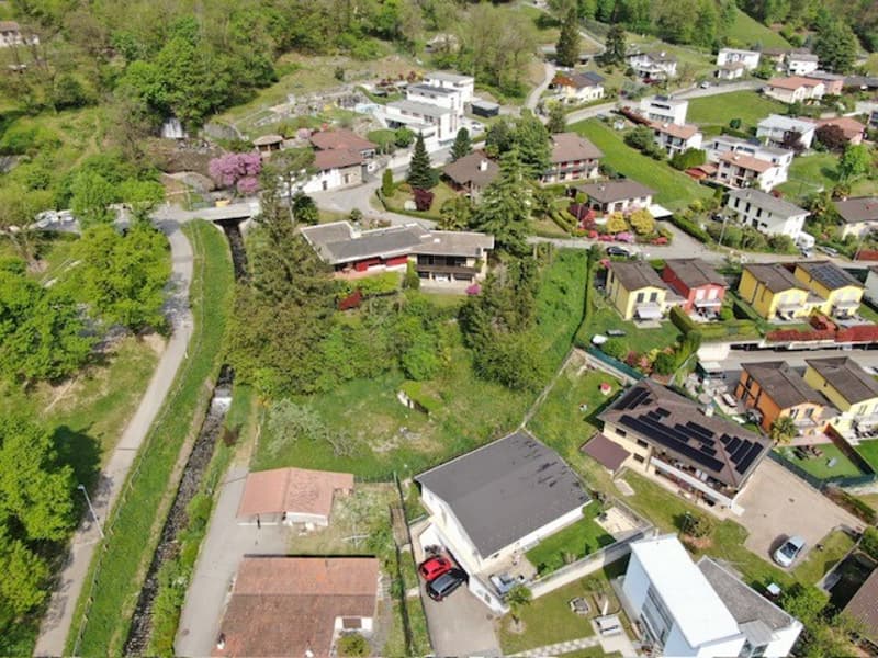 AMPIO TERRENO EDIFICABILE CON PROGETTO APPROVATO A MEZZOVICO (3)