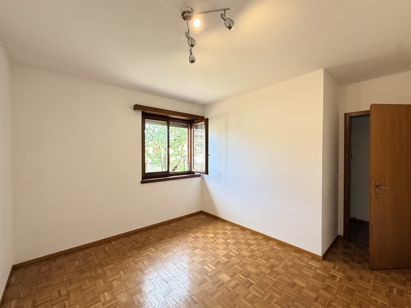 SPAZIOSA CASA 6 LOCALI CON GIARDINO E GROTTINO A GENESTRERIO (8)