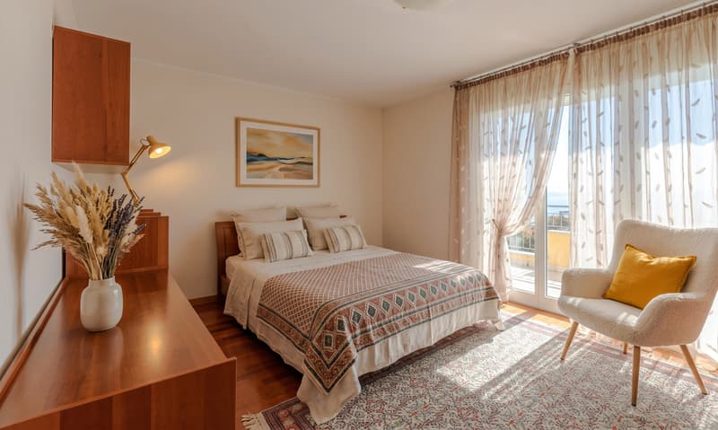 ESCLUSIVA VILLA 6.5 CON GIARDINO E VISTA APERTA A DAVESCO (6)