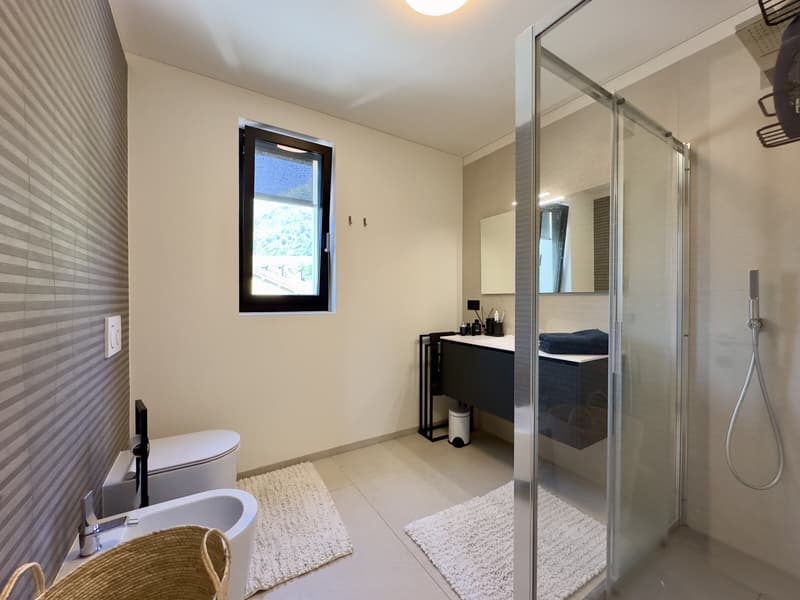 MODERNO ED AMPIO 4.5 LOCALI CON FINITURE DI PREGIO A RIVERA (5)