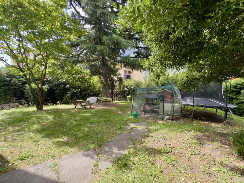 MODERNA CASA 7 LOCALI CON AMPIO GIARDINO A GIORNICO (3)
