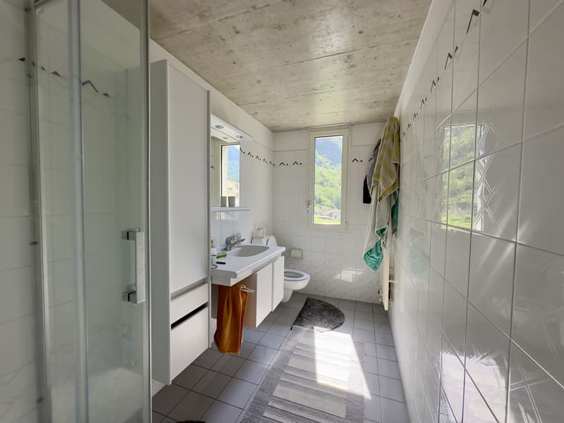 MODERNA CASA 7 LOCALI CON AMPIO GIARDINO A GIORNICO (7)