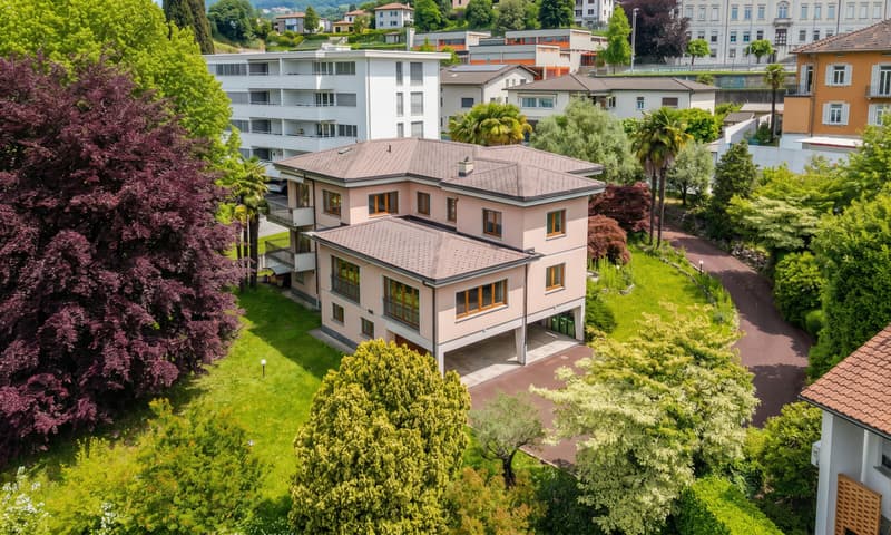 PRESTIGIOSA VILLA DI 9.5 LOCALI CON GRANDE TERRENO A VACALLO (9)