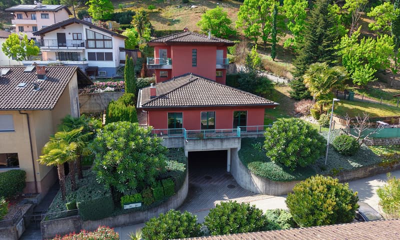 ACCOGLIENTE UNITA' 4.5 CON GIARDINO E VISTA APERTA A MANNO (3)