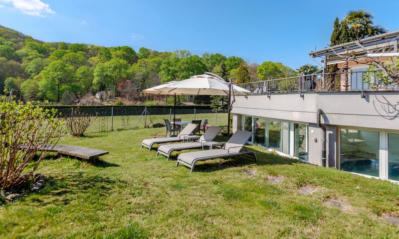 SPLENDIDA VILLA CON PISCINA E AMPI SPAZI ESTERNI A CURIO (9)