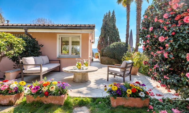 SPLENDIDA VILLA CON PISCINA E AMPI SPAZI ESTERNI A CURIO (4)
