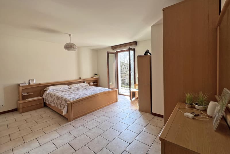 AFFITTASI GRAZIOSA CASA DI 4.5 LOCALI CON PATIO A CADRO (6)