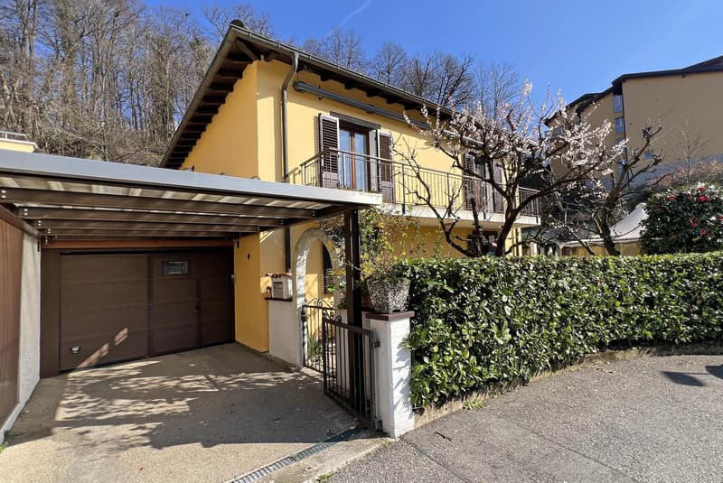 AFFITTASI GRAZIOSA CASA DI 4.5 LOCALI CON PATIO A CADRO (1)