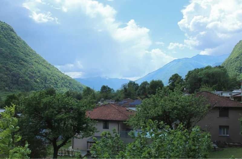 MODERNO 4.5 LOCALI CON AMPIO GIARDINO E TERRAZZA A LUMINO (7)