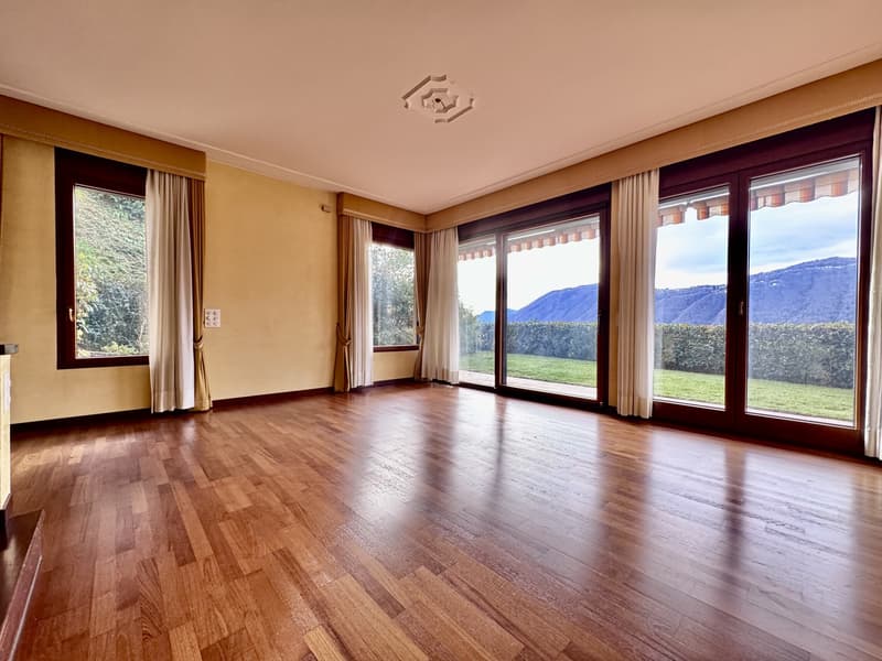 GRANDE VILLA 9 LOCALI CON VISTA LAGO IMPRENDIBILE A CAMPIONE (2)
