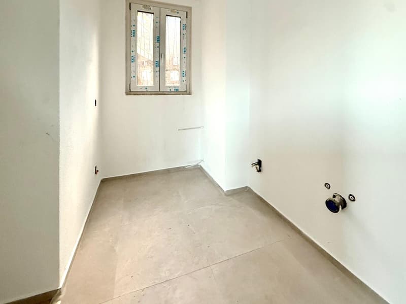 CASA 5.5 LOCALI RINNOVATA CON STUPENDA VISTA LAGO A ROVIO (7)