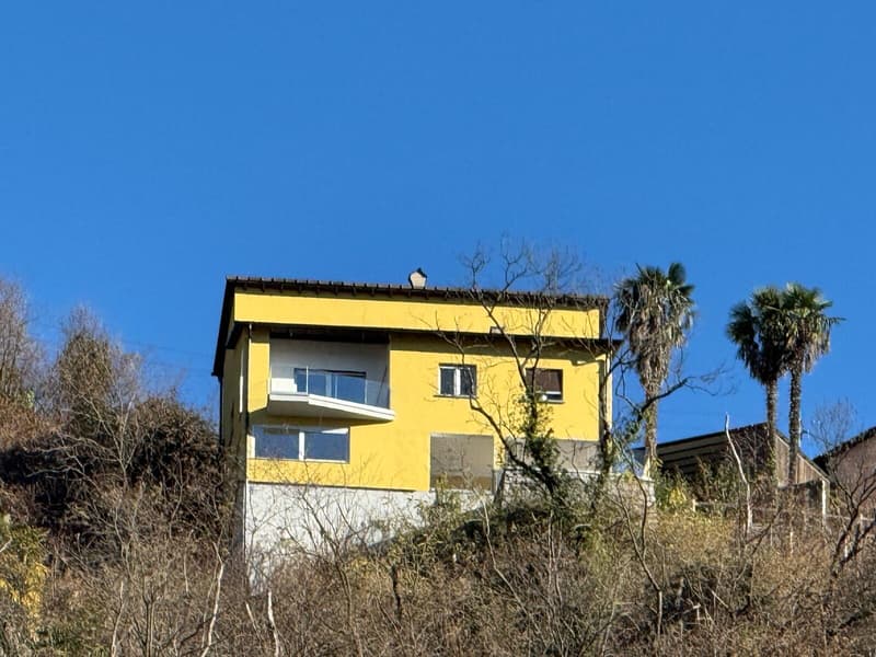 CASA 5.5 LOCALI RINNOVATA CON STUPENDA VISTA LAGO A ROVIO (2)