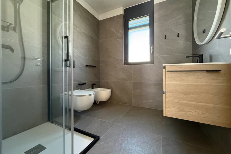 LUMINOSO ED AMPIO 4.5 LOCALI CON 2 TERRAZZE A VACALLO (6)