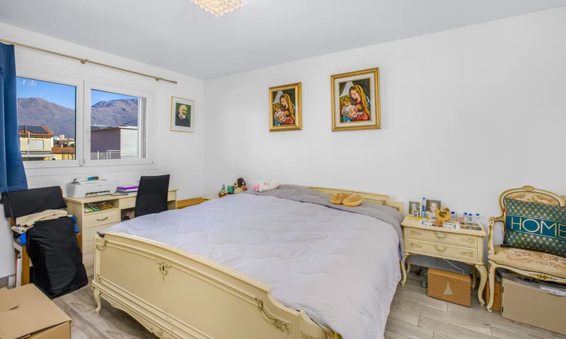 MODERNA E AMPIA VILLA BIFAMILIARE 6.5 CON PISCINA A BEDANO (7)