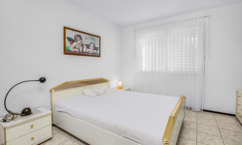 AMPIA VILLA UNIFAMILIARE 5.5 LOCALI CON PISCINA A MEZZOVICO (9)