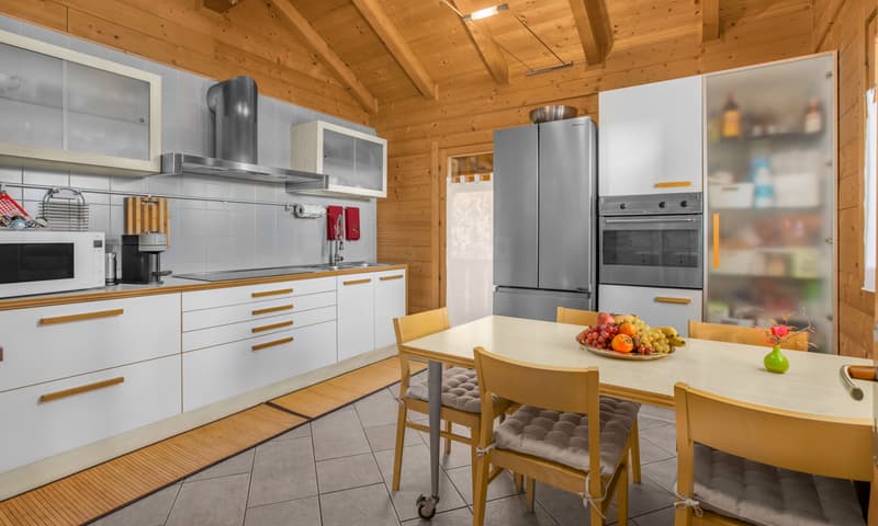SPLENDIDA VILLA BIFAMILIARE 11 LOCALI IN PROVINCIA DI COMO (2)