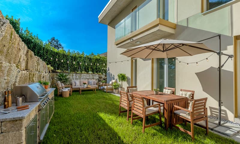 OCCASIONE R2B - 4.5 LOCALI CON GIARDINO VISTA LAGO A BRUSINO (9)