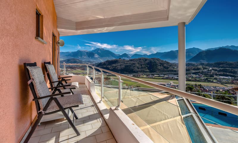 SPLENDIDA VILLA 6.5 LOCALI VISTA LAGO CON PISCINA A BIOGGIO (8)