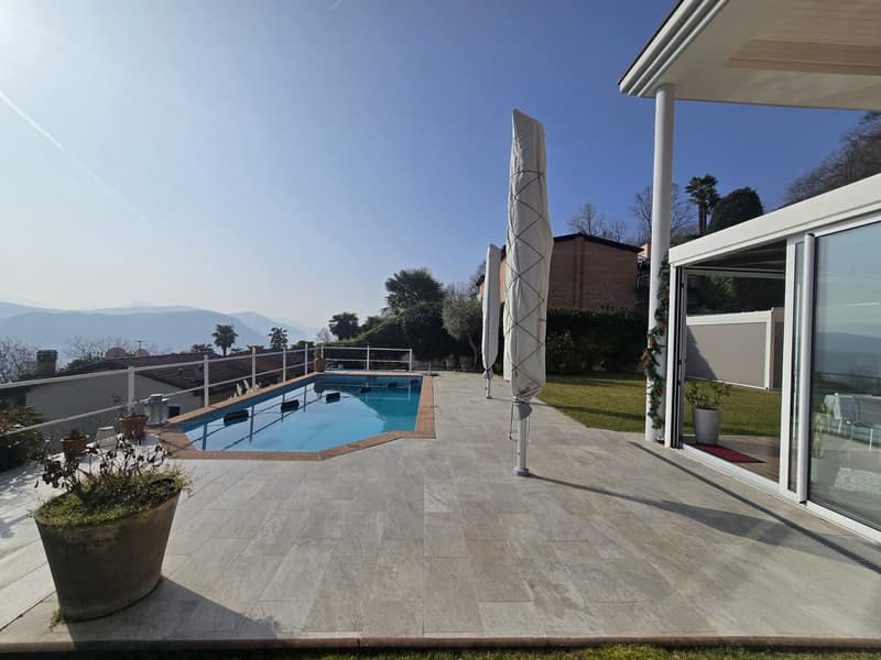 SPLENDIDA VILLA 6.5 LOCALI VISTA LAGO CON PISCINA A BIOGGIO (6)