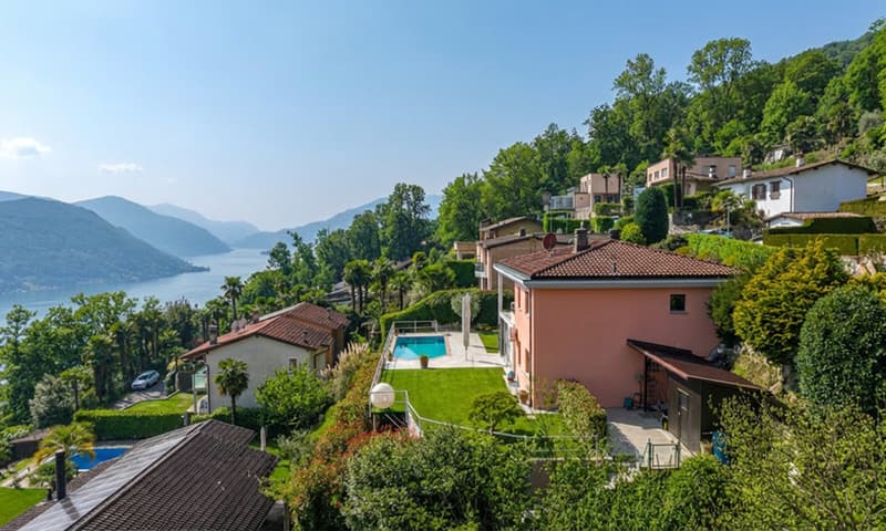 SPLENDIDA VILLA 6.5 LOCALI VISTA LAGO CON PISCINA A BIOGGIO (9)