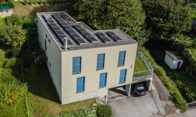 STUPENDA E SPAZIOSA VILLA 6.5 NEL VERDE A PONTE CAPRIASCA (9)