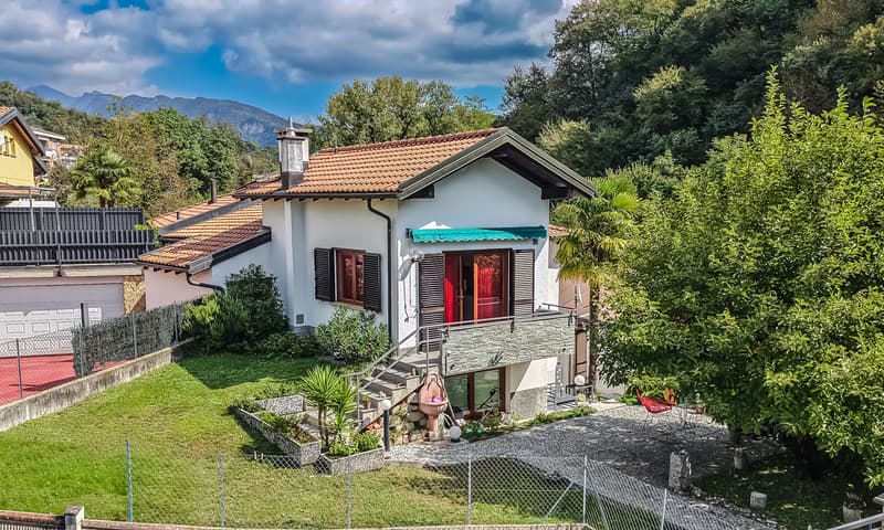 LUMINOSA E CARATTERISTICA CASA 4.5 LOCALI NEL VERDE AD ARZO (9)