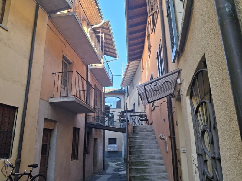 AFFARE - CASE RUSTICHE DA RISTRUTTURARE A PONTE TRESA (1)