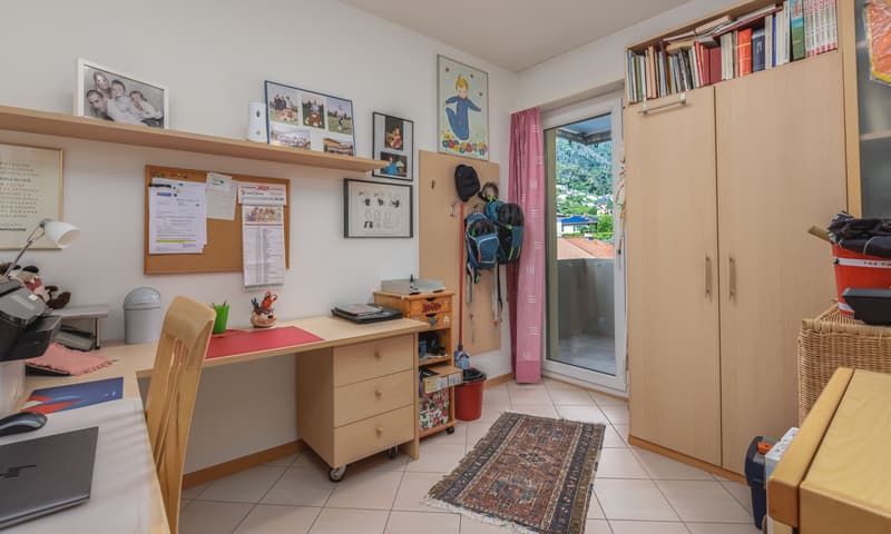 BELLISSIMO E AMPIO 4.5 CON VISTA APERTA A MORBIO INFERIORE (5)