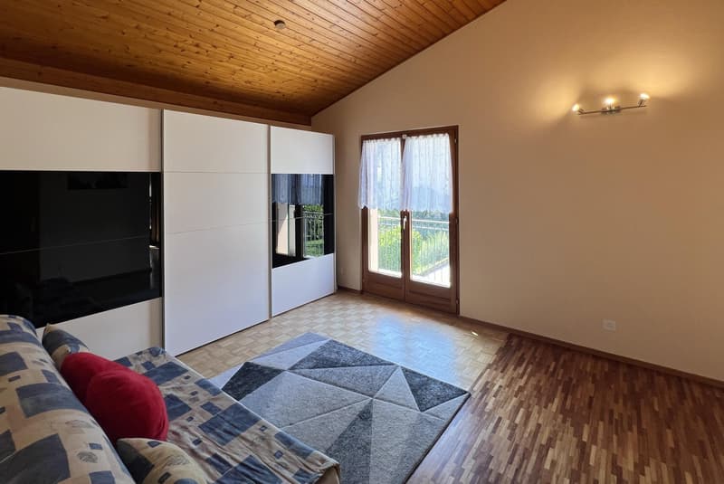 OCCASIONE-CASA 4.5 LOCALI CON GIARDINO E GROTTO A NOVAZZANO (8)