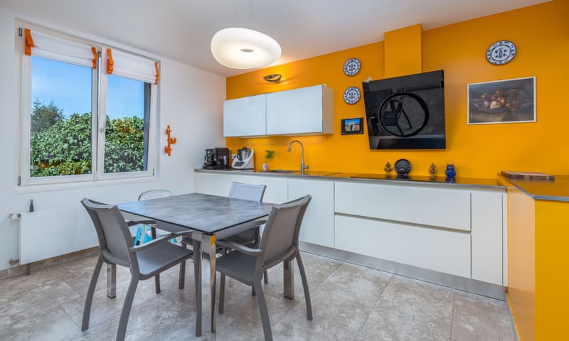 MERAVIGLIOSA VILLA DI 5.5 LOCALI COME NUOVA A VILLA LUGANESE (1)