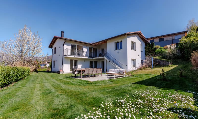 VILLA UNI/BIFAMILIARE 6.5 CON GRANDE GIARDINO A CADRO (9)