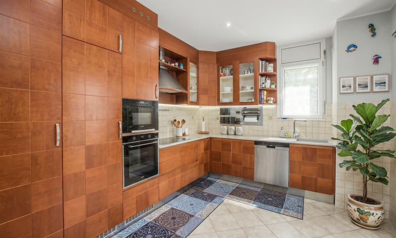 ESCLUSIVA CASA TRIFAMILIARE 8.5 LOCALI CON GROTTINO A MELANO (3)