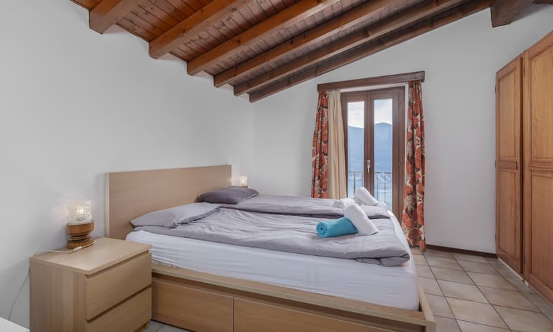 STABILE VISTA LAGO CON 3 UNITA', RISTORANTE E B&B A BRISSAGO (8)
